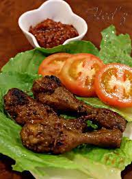 Ayam Bakar Berbumbu Mlekoh Karena Diungkep Dengan Santan Berbumbu Lengkap Rasanya Tentu Saja Legit Apalagi Dicolek Samb Ayam Panggang Ayam Panggang