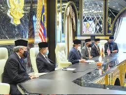 Pada 23 mei 2018 tan sri dato seri abdul hamid bin bador dilantik sebagai pengarah cawangan khas dan seterusnya diberi kepercayaan untuk memangku jawatan timbalan ketua polis negara mulai 15 mac 2019 ekoran persaraan tan sri dato sri noor rashid bin ibrahim. Agong Nasihat Kerajaan Sarawak Terus Berfungsi