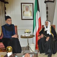 Kuwaitnews كويت نيوز On Instagram استقبل سمو أمير البلاد في مقر اقامته في بريطانيا الشيخة موزه المسند حرم أمير قطر Fashion Instagram Posts Instagram