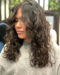 Our team is growing, and we're thrilled to welcome the talented Ian Duran  to the Sasha Moon 🌙 Salon team starting March 4th! Ian specializes in  effortless, low-maintenance lived-in color and expertly