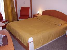 Bai la cada cu apa minerala incalzita, electroterapie, hidroterapie (afuziuni. Hotel Calimani Vatra Dornei Romania