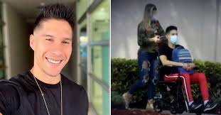 Chyno miranda, entre lágrimas, nos confiesa si para él ya todo está perdido o qué sigue en su vida, tras meses enfermo. En Silla De Ruedas Y Con La Ayuda De Su Esposa Chyno Miranda Asistio A Su Tratamiento De Rehabilitacion Infobae