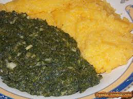 Cam asta am indepartat eu din cele 250 grame de urzici. Mancare De Urzici Cu Usturoi Servita Cu Mamaliga