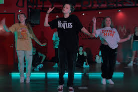 Shiloh Jolie-Pitt Dances to Doja Cat with Choreographed Squad: Video