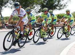Aftalen indebar også at saxo bank forlængede sin aftale med holdet, så den også gjaldt 2013. Tinkoff Squad Loses Saxo Bank Sponsorship Road Bike Action