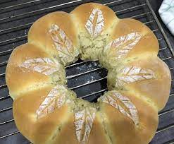 Turkisches Blumenbrot Bzw Cicek Ekmek Ist Ein Fluffiges Weissbrot Nach Turkischer Art Rezept Lebensmittel Essen Turkisches Essen Rezepte