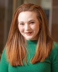 Elizabeth Riddell's Instagram, Twitter & Facebook