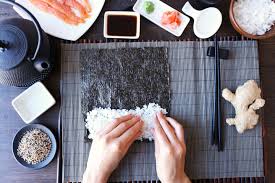So bereiten sie die basis für die fingerfertige köstlichkeit mit hilfreichen tipps in ihrer eigenen küche zu. Rezepte Sushi Selber Machen Wie Beim Japaner Brigitte De