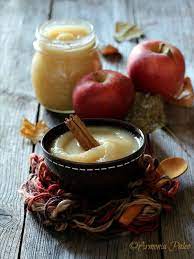 In preparazione per le fetività natalizie, volevo fare la mia volta u un deert claico, uando anche apori tagionali. Mousse Di Mela