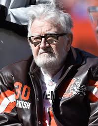 Bernie Parrish, All-Pro Cornerback Who Took