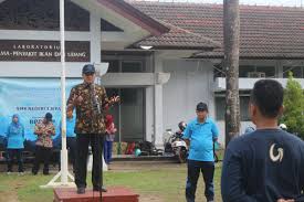 Download logo atau lambang smk negeri 3 banyumas vector cdr, svg, ai, eps & pdf format, vektor hd dan png. Djpb Jepara Sahabatbudidaya On Twitter Penguatan Pendidikan Karakter Dengan Tema Peduli Lingkungan Hidup Sebagai Wujud Cinta Tanah Air Di Bbpbap Jepara Oleh Smk Negeri 3 Jepara Dibuka Kepala Smk Negeri 3