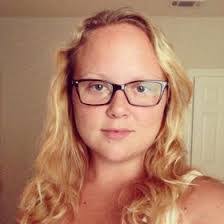 Amber Mott's Instagram, Twitter & Facebook