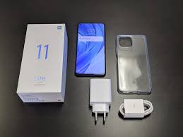 ราคา 8,999 บาท (เปิดตัว เมษายน 2564) unbox แกะกล่อง รีวิว mi 11 lite Xiaomi Mi 11 Lite Review