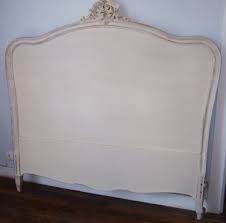 tete de lit rocaille shabby patinee beige meubles et rangements par atelier c mobilier de salon relooking meuble lit