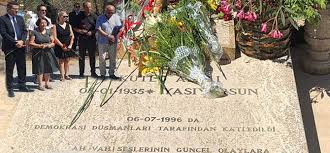 Türkiye'nin antalya ilinde ilk, orta ve lise eğitimini yaptı. Gazeteci Yazar Kutlu Adali Kabri Basinda Anildi