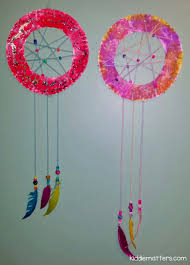 Learn how to make a dreamcatcher in this simple step by step diy tutorial. Easy Diy Kid S Dream Catcher Kiddie Matters