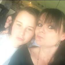 Donna Holdsworth (@xdonnax35)