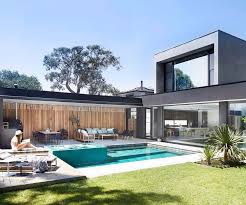 10 Of The Best Renovating Lessons From Real Life Renovators Homes To Love Modern Rustic Homes Melbourne House Beach House Design