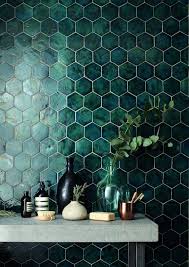 Blue marble tiles with floral decorations. Deco Decoration Dise Design Decoracion Home Interiordesign O Homedecor Interior Decor Decor In 2020 Bathroom Interior Design Green Tile Bathroom Green Tile