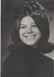 Renee Bentz's Instagram, Twitter & Facebook