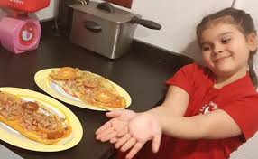 Si continúa navegando, consideramos que acepta su uso. Coronavirus Recetario Para La Cuarentena Emma Estrena Con Una Pizza Su Canal Cocina En Cuarentena El Norte De Castilla