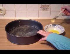 Zum servieren kannst du dein werk wie einen kuchen stürzen und jede portion mit einem klecks kräuterquark und etwas basilikum garnieren. Video Kuchen Aus Der Form Losen So Klappt Es