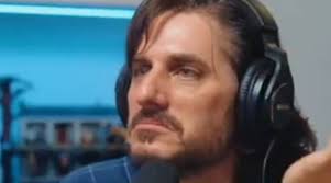 Uomini e donne, la sfida di Milton Morales dopo l'arresto: il messaggio a  Maria De Filippi