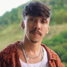 Juanita Lind's Instagram, Twitter & Facebook