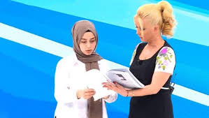 Genç kadının aldattığı eşine attığı müstehcen mesajları okuyan Müge Anlı,  sinirden deliye döndü: Senin kafan kırık mı?