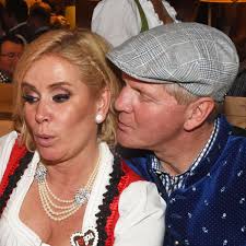 Nun wird der container geleert! Seit Gestern Hab Ich Nen Neuen Jaguar Das Sagt Claudia Effenberg Zu Stefan Effenbergs Suff Fahrt Promis