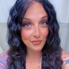 Sheena Stinson's Instagram, Twitter & Facebook