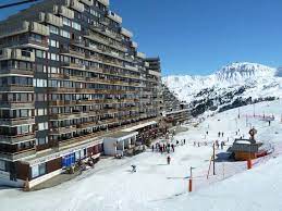 La plagne also offers new accommodations such as the night in the groomer, which won an award at the 2018 tourism innovation awards. Accommodation Offering La Plagne Paradiski Hotel Offering La Plagne Paradiski