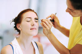 Principiul de functionare se bazeaza pe infuzia in profunzime cu oxigen in straturile dermale ale tenului. Tratament Facial Cu Oxigen Hiperbaric Sandal Spa