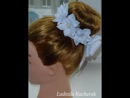 прически на 1 сентября 6 класс на длинные волосы Diy Rezinka Na Gulku Puchok Iz Cvetov Kanzashi The Elastic On The Bun From Flowers Flor Svadebnye Zakolki Dlya Volos Pricheski Svoimi Rukami Rezinki Dlya Volos