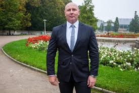 Hasan i aziz są pochodzenia arabskiego, ale mieszkają i prowadzą interesy w polsce. Cwierc Miliona Za Loty Jednego Posla Ile Kosztowaly Loty Poslow Lista Super Express Wiadomosci Polityka Sport