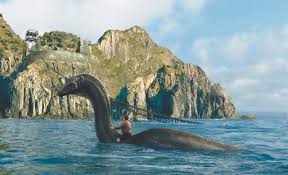 Um dia, encontra na praia um objecto misterioso que leva para casa. Meu Monstro De Estimacao Para Sempre Home Facebook