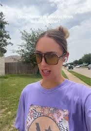 What time are you posting your content? Let us know ⏰🧠💻 #tiktoktips ...