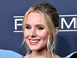 Successful american actress and vocalist who is best known for her portrayals of tv detective/cult icon veronica mars and anna in disney's f. Kristen Bell Husband Age Height Feet Net Worth Children And Family Networth Height Salary