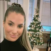 Melissa Leitch's Instagram, Twitter & Facebook