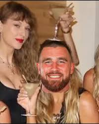 Travis n'a plus d'identité en dehors de Taylor, quoi. : r/travisandtaylor