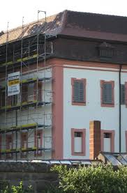 Eine neubauwohnung kann aktuell für 11,73 euro/m² gemietet werden. Restaurierung Der Fassade Des Hallerschlosses In Grossgrundlach Form Und Farbe Ehmann