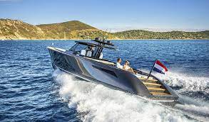 The wajer 55 is a luxurious and innovative yacht renowned for its design and performance. Wajer 55 S Southern Boating