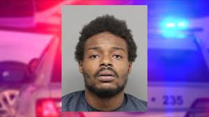 Lincoln man arrested after causing disturbance, threatening LPD officer