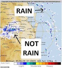 Weather features on doppler wind images. Bureau Of Meteorology Weather Radar Picks Up On Mystery Rain Band Over Toowoomba Daily Mail Online