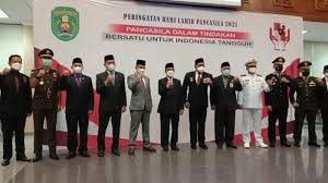 Ridwan menuturkan upacara tersebut bersifat wajib sesuai keputusan presiden republik indonesia nomor 24 tahun 2016 tentang hari lahir pancasila. Qgqo4rd4nboexm