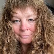 The Lounge, Alex and Elaine interview with Derek Savory by Esoteric Stories  from the Lounge