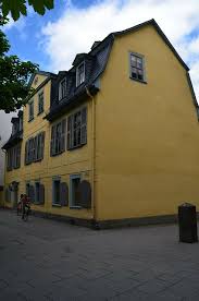 Hier mit kränzen zum 100. Schillers Wohnhaus In Weimar Ausflugstipps Fur Deutschland