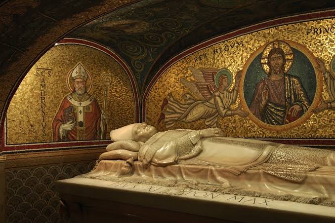 La tombe de Saint Pierre et son incroyable découverte - Holyart.fr Blog