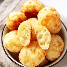 Pao De Queijo Brasilianische Kaseballchen Taste Of Travel Rezept Rezepte Brasilianisches Essen Kochen Und Backen Rezepte