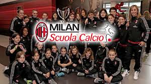 Vero boquete, centrocampista del milan femminile, ha commentato sul suo profilo twitter la sua elezione nella top 11 femminile della stagione appena dopo la grande gioia di ieri, è ancora tempo di festeggiamenti in casa milan. Ac Milan Femminile L Originale Scuola Calcio Rossonera Di Milano Calcio Femminile Italiano